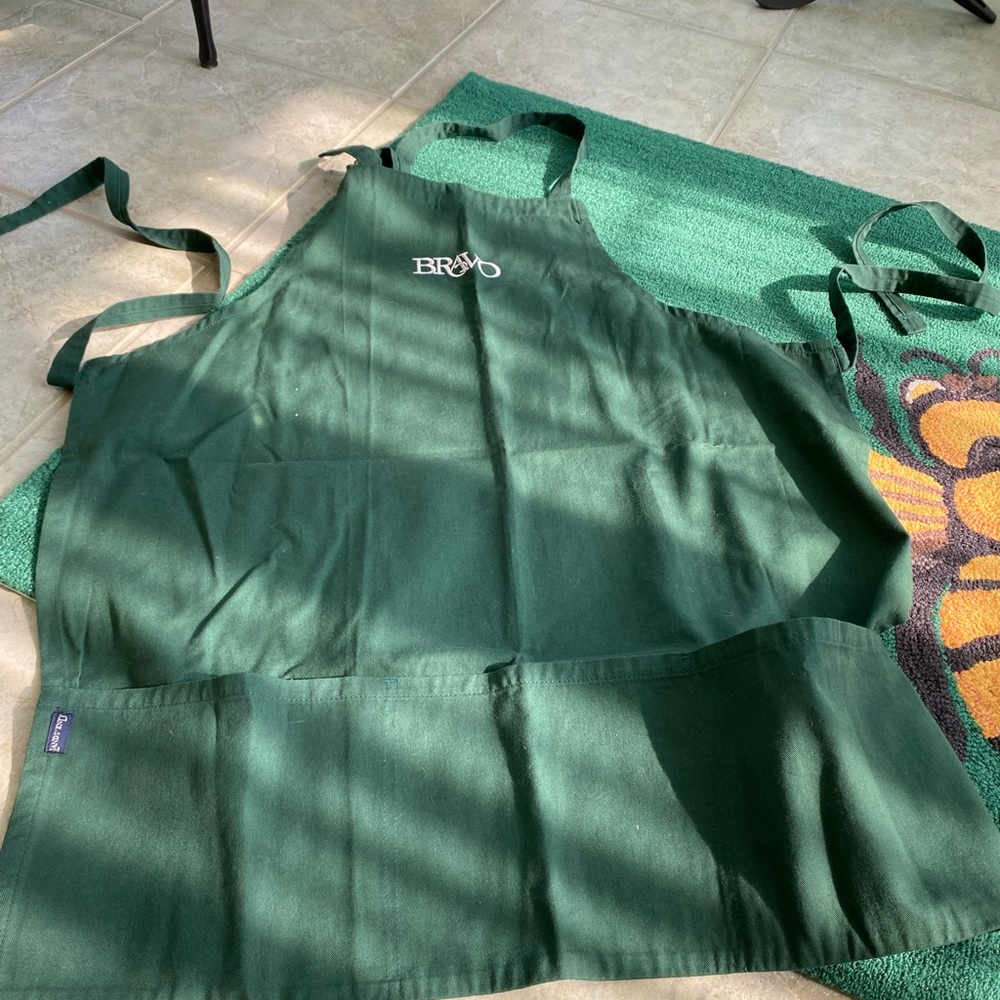 Lands End Bravo Embroidered Apron